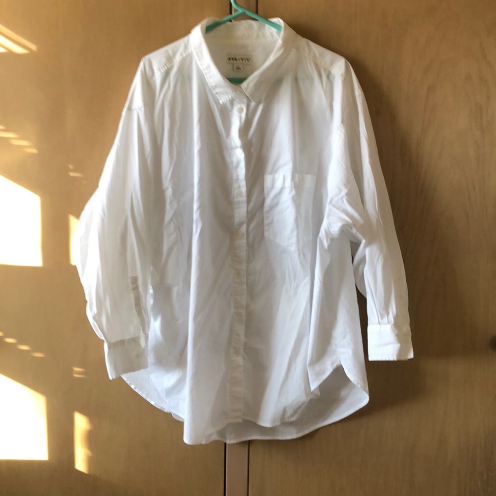 Clean white button-down, cotton Ava and Viv shirt. 2X